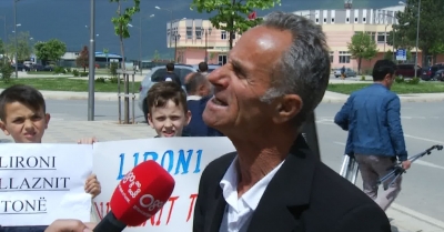 I arrestuan të birin se protestoi, kuksiani: Kujtova se erdhi Serbia në derë të shtëpisë