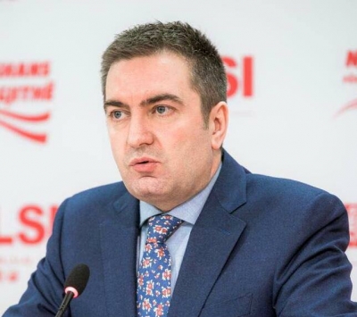 "Ju tregoj skandalin e radhës së një qeverie skandalesh"