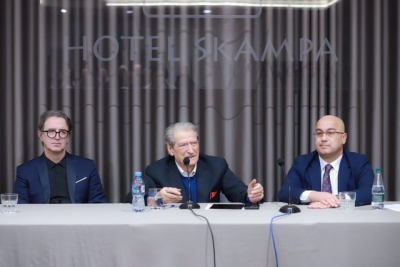 Berisha në Elbasan: Duhet të krijojmë frontin më të gjerë për t’u ndarë me këtë diktaturë. Ne jemi të vendosur për mosbindje civile