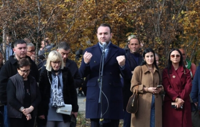 ‘Veliaj aleat i kancerit'/ Balliu: Qyteti është ndotur, paratë e taksave po shkojnë në xhepin e Veliajt