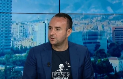 Balliu: Policia sot ka mision të sulmojë protestuesit, jo krimin! Nuk shkel te 'durim bamërat', as te 'bajrat'!