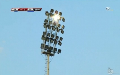 FOTO/ Skandal në "Selman Stërmasi", stadiumi kryeqytetas mbetet në terr