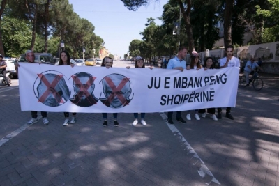 'Mos rri në Facebook, por eja protesto sot para Ministrisë së Brendshme'