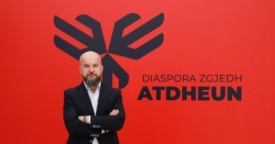 'Takimi me shqiptarët në Londër', Lela: Atdheu që keni lënë, nuk është ai që Edi Rama dhe Taulant Balla ju paraqesin