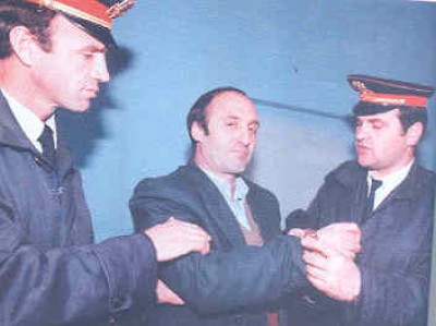 Pse atentatori i Azem Hajdarit nuk mund të jetë “Qytetar Nderi" i Hasit?!