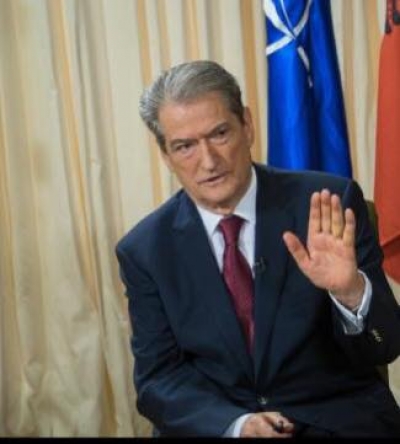 "Ndal diskriminimit dhe ndëshkimit të romëve!"