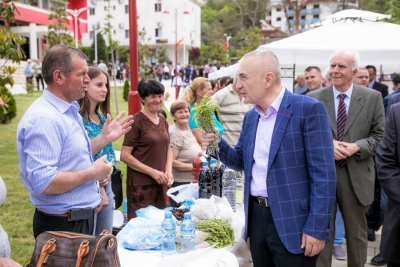 Panairi i Agrobiznesit/ Presidenti Meta: Të promovojmë produktet 'Made in Albania'
