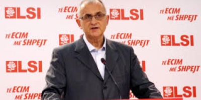 Vasili: 'Fjalori i kryeministrit bajat si tepsia