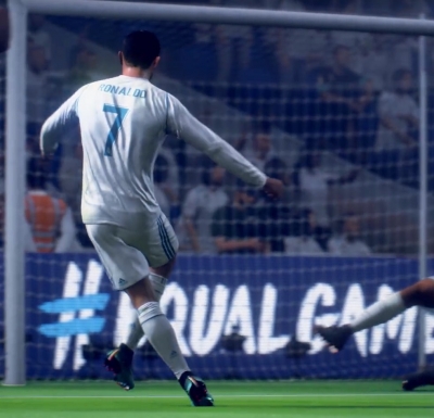 Video-lojrat, "FIFA 19" fiton ndaj Pro Evolution Soccer