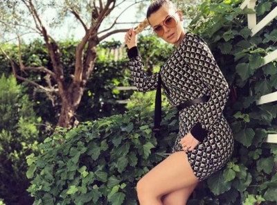 Foto/ Marina Vjollca e lumtur në krahët e Getit
