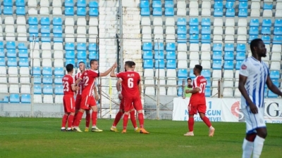Video/ Tirana "dhuratë" Partizanit, ndal Skënderbeun