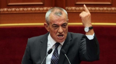 "Ruçi groposi parlamentin, rregulloren e Kuvendit dhe veten"
