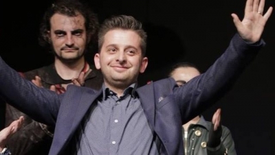 Në krye të kukullave, një “Toç kukulle” që kërkon prishjen e teatrit!