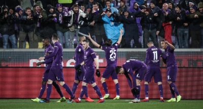 Fiorentina "shkërmoq" Romën, siguron gjysëmfinalen e Kupës