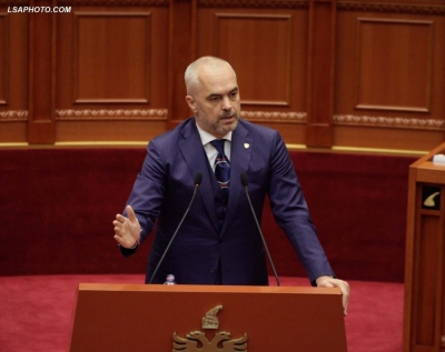 Qytetarët sulmojnë Ramën: Ik edhe ti si Tahiri(foto)