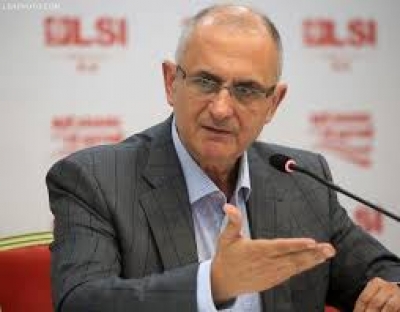 Vasili ironizon Ramën: Kryeministri lufton kundër "armiqve" gjermanë e holandezë