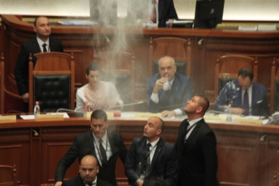 Flamur Noka zbardh Edi Ramën, i hedh miell në fytyrë