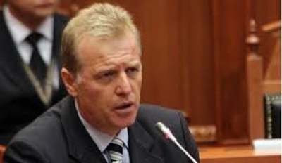 Genc Pollo/Kanabisi vret! Po ashtu edhe politika e keqe!!
