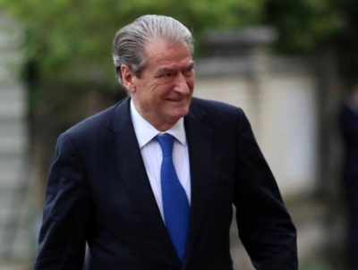 Ironia/ "Për dështimin me negociatat fajin e ka Kleopatra, jo bandat"