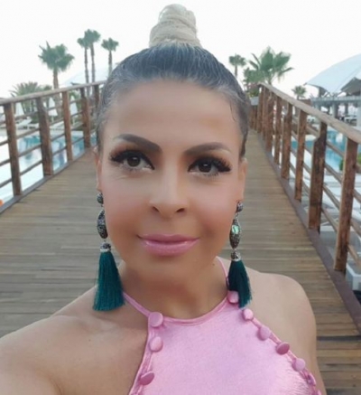 Aurela Gaxhe ua bën '8 me 2' komentueseve pasi e akuzojnë për operacione