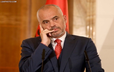 Rama gjithmonë nuk di gjë, fajin ia ka "Mehmeti që bën me kokën e vet"