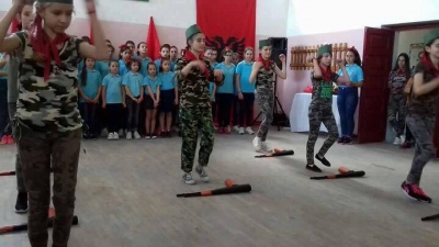 Fier, “Edukim me Trekëndësh” i Linditës”, 'Mësim-Punë-Kalitje' i nxënësve si në Korenë e Veriut
