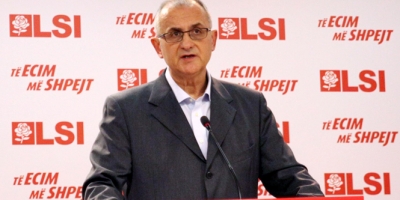 Petrit Vasili: "Jazëk" për policinë që rreh qytetarët