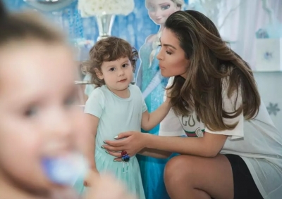 Nora Istrefi "i mbyll" gojën të gjithëve! Ja personi i tretë që i shoqëron në pushime
