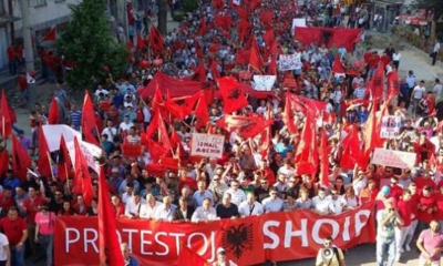 Shqiptarët e Maqedonisë: Hallet tona zgjidhen me memorandum