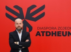 'Takimi me shqiptarët në Londër', Lela: Atdheu që keni lënë, nuk është ai që Edi Rama dhe Taulant Balla ju paraqesin