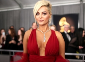 Ç’ndodhi? Bebe Rexha detyrohet të ndërpresë koncertin